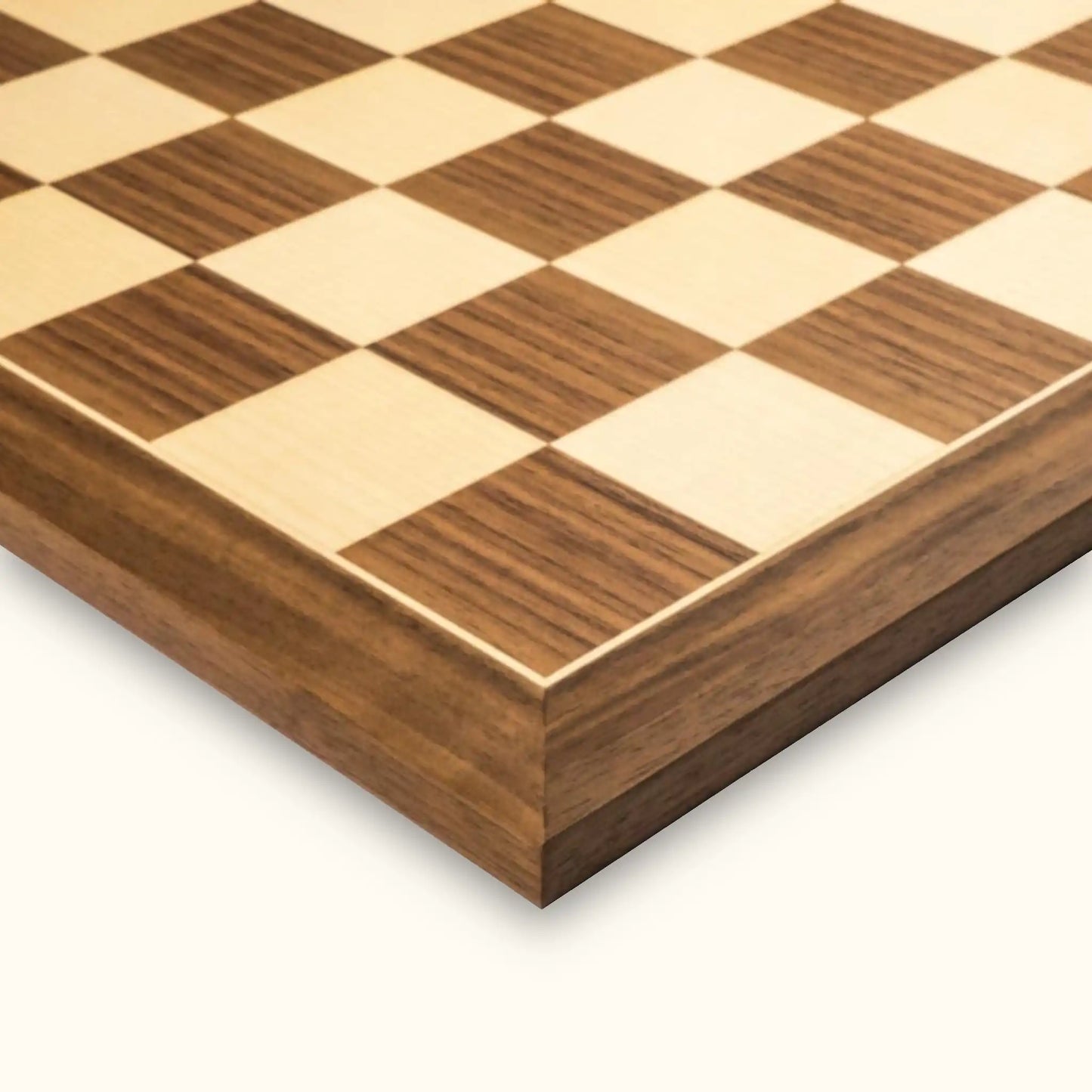 Chessboard Walnut Standard 55 mm walnut maple close view
